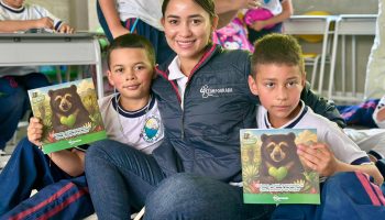 CORPOURABA realizó mini feria en Abriaquí para la conservación del Oso Andino