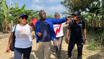 𝐃𝐢𝐫𝐞𝐜𝐭𝐨𝐫𝐆𝐞𝐧𝐞𝐫𝐚𝐥 de CORPOURABA lidera recorrido territorial para atender problemática ambiental del río Turbo.